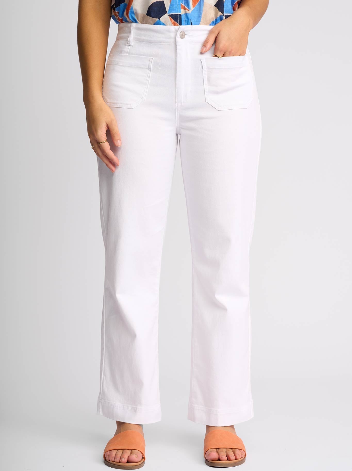 Image of Jeans. Product name - VASSALLI DAILY JEAN in White colour by brand - Vassalli