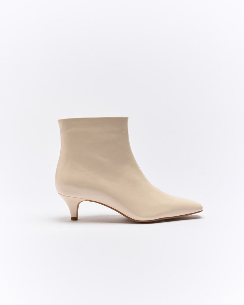 Image of Boots. Productname: Vera Boot in Vanilla colour by brand - Walnut Melbourne