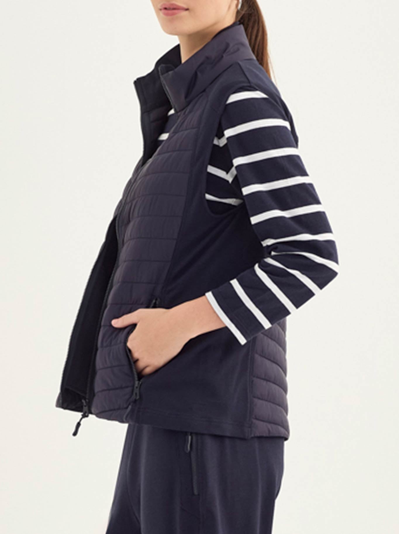 VERGE AWARD VEST (Silver)