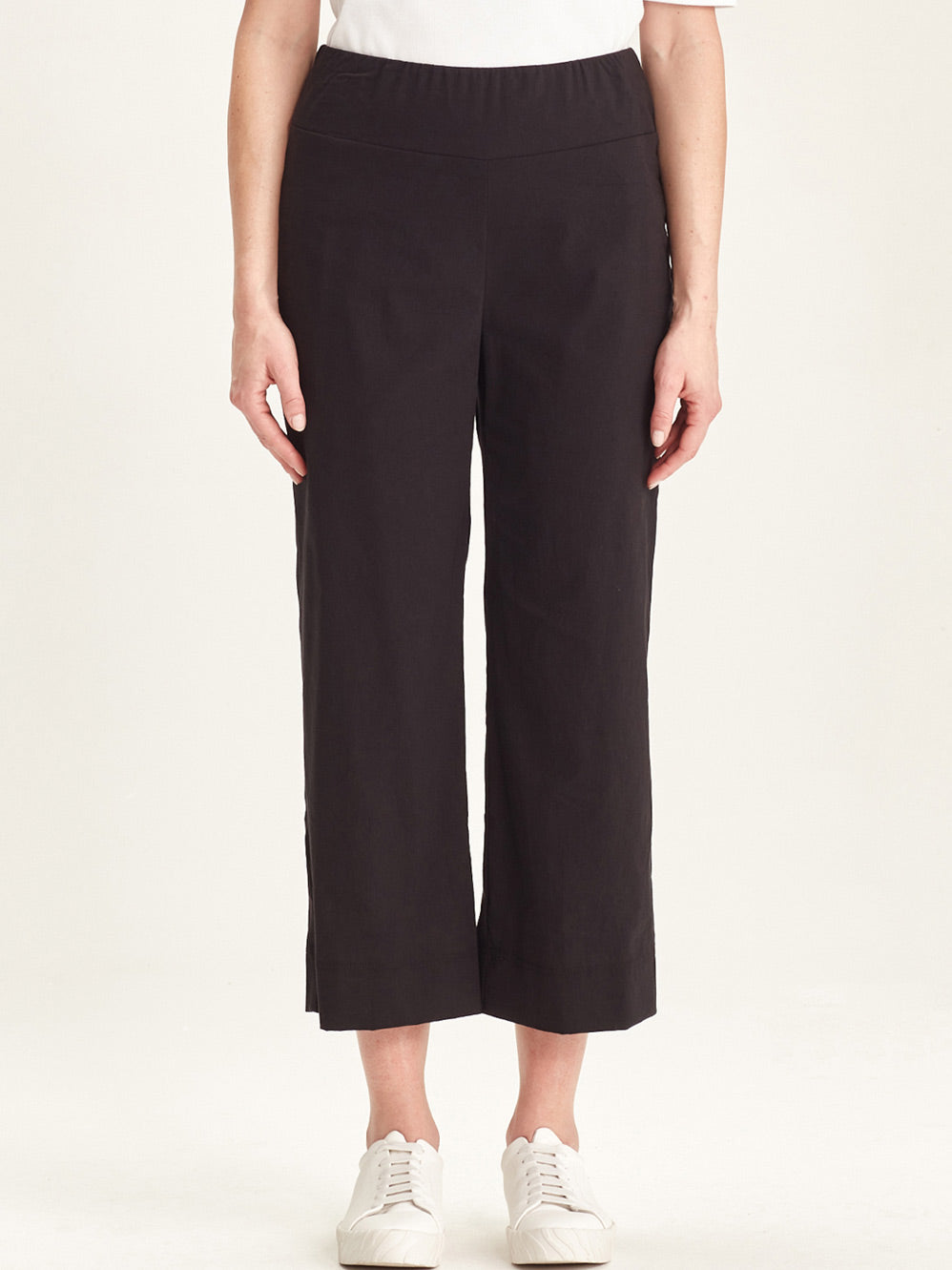 Image of a model wearing Pants. Productname: VERGE ACROBAT KENNEDY PANT in Black colour by brand - Verge