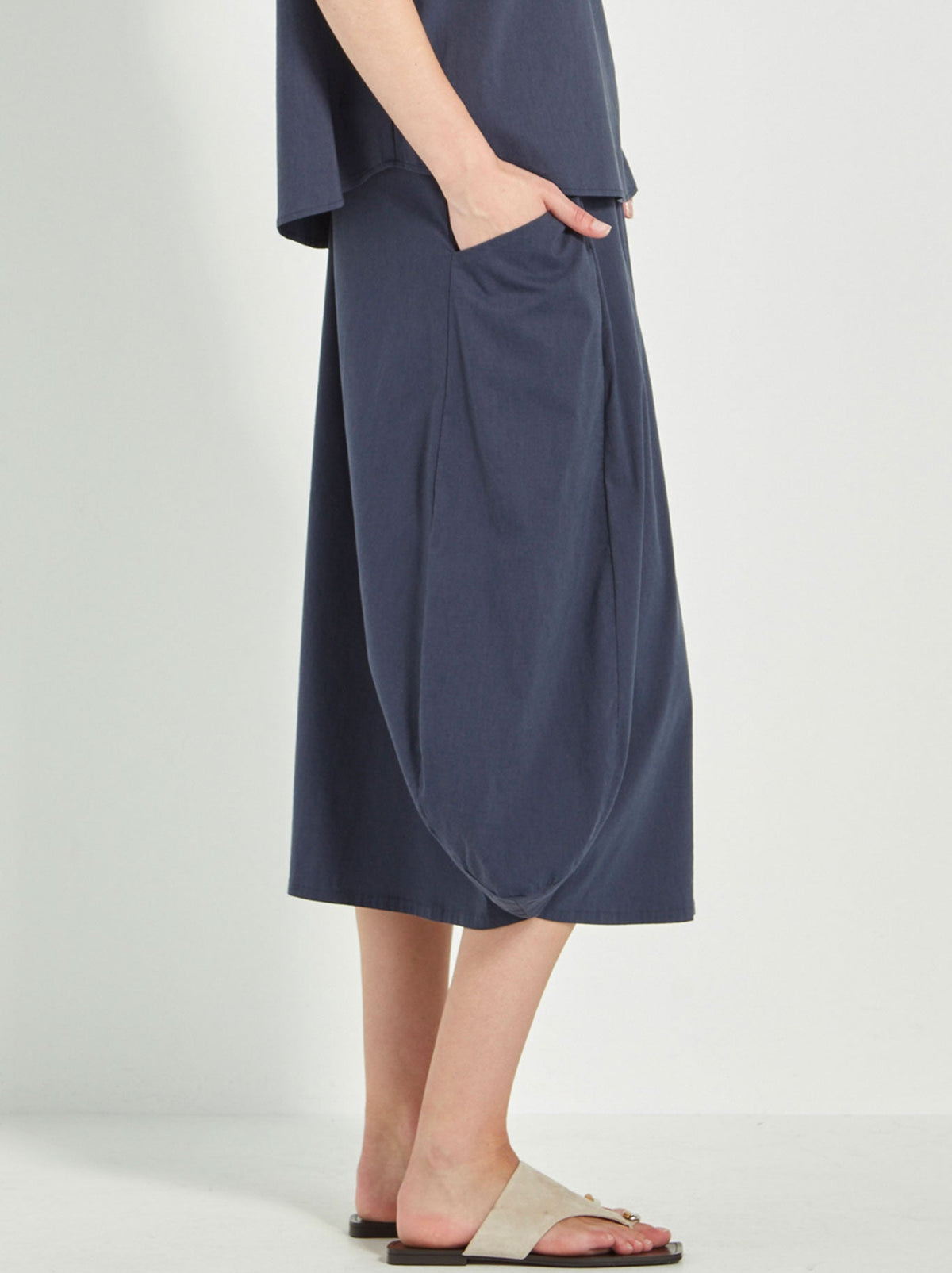 Verge Acrobat Emi Skirt (Black)