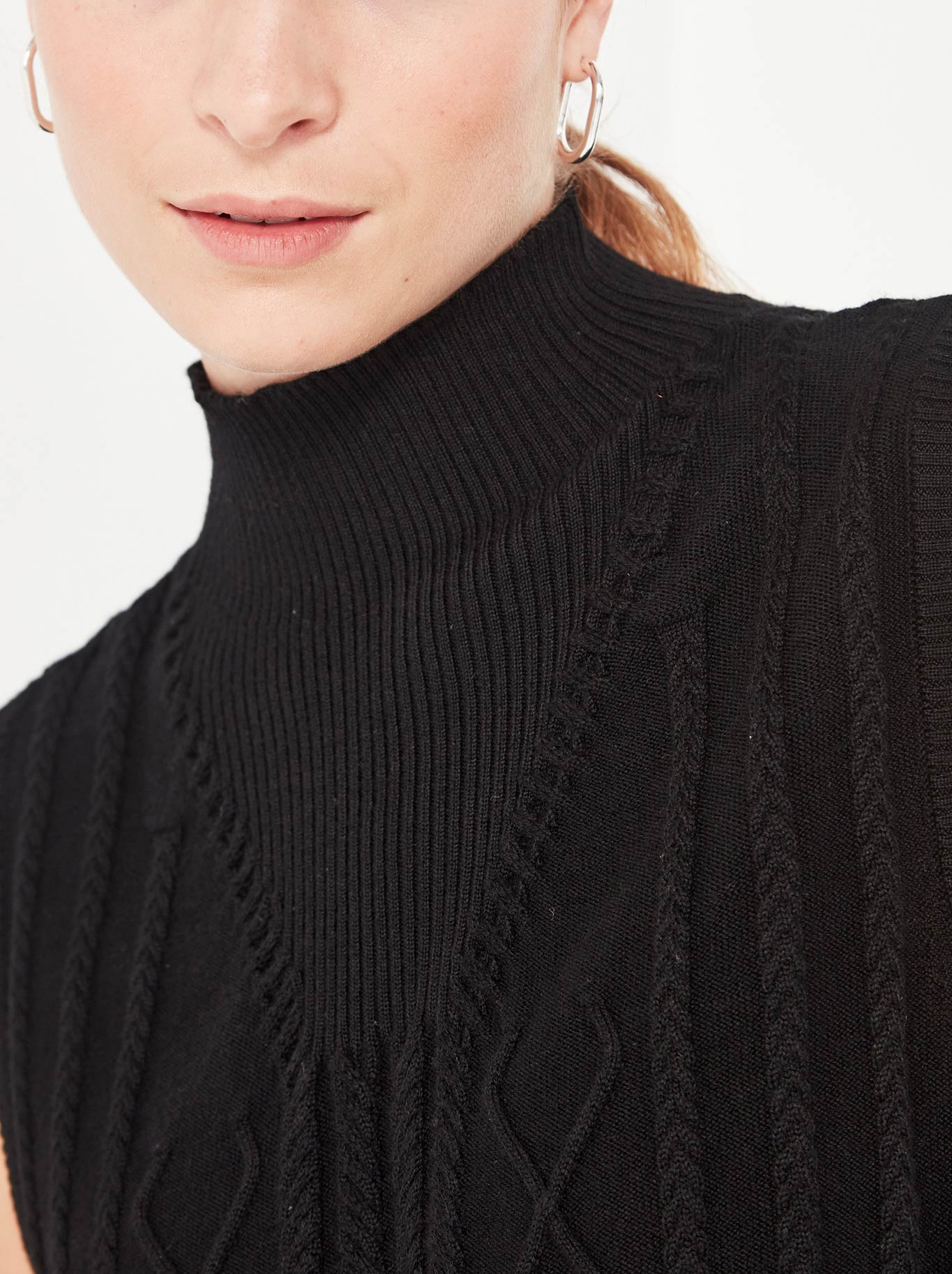 VERGE CHERISH VEST (Black)