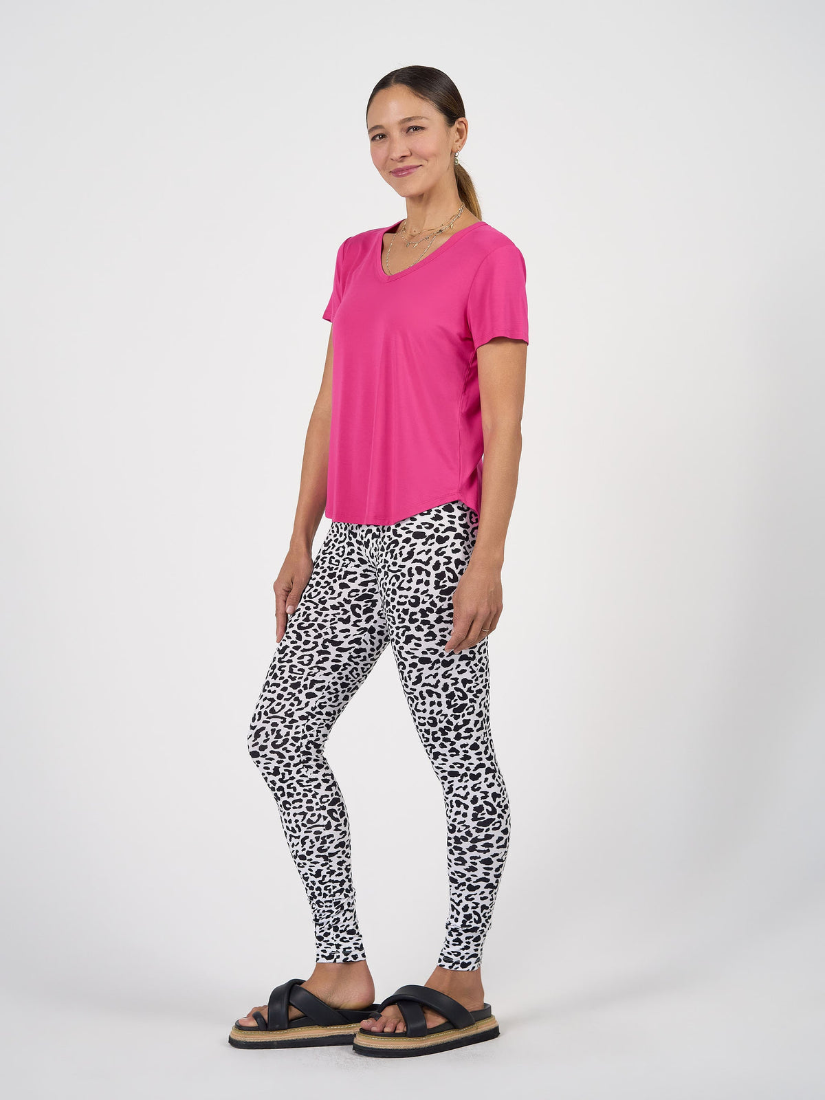 Lou Lou Veronica Bamboo V-Neck T-Shirt (Fuschia)
