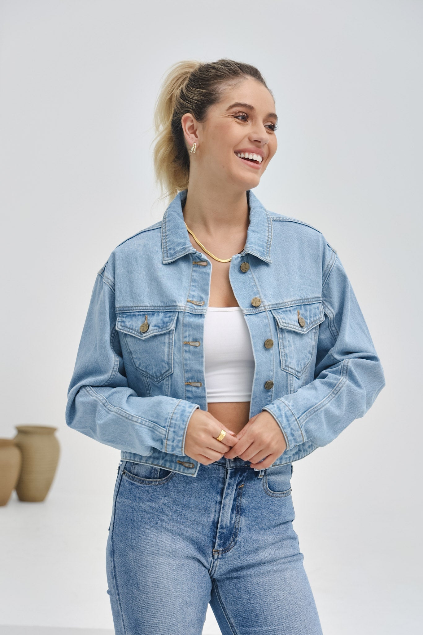 Heychic Avery Cropped Denim Jacket (Blue)