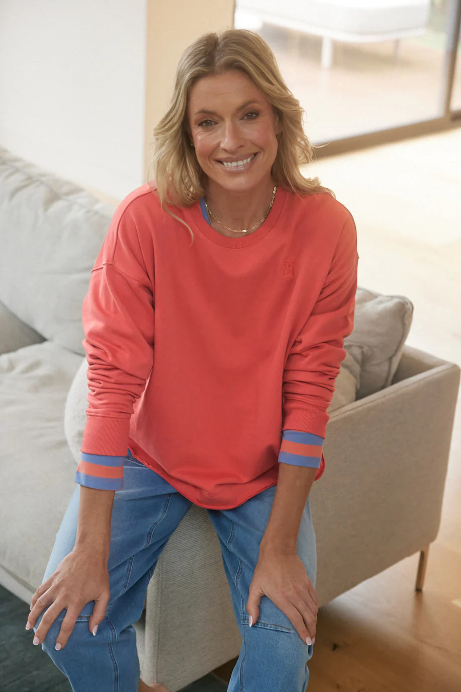 White & Co. Staple Scoop Hem Sweat (Washed Red)