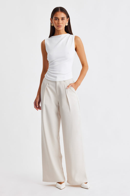 Image of a model wearing Pants. Productname: SNDYS WOODS PANTS in Chalk colour by brand - SNDYS