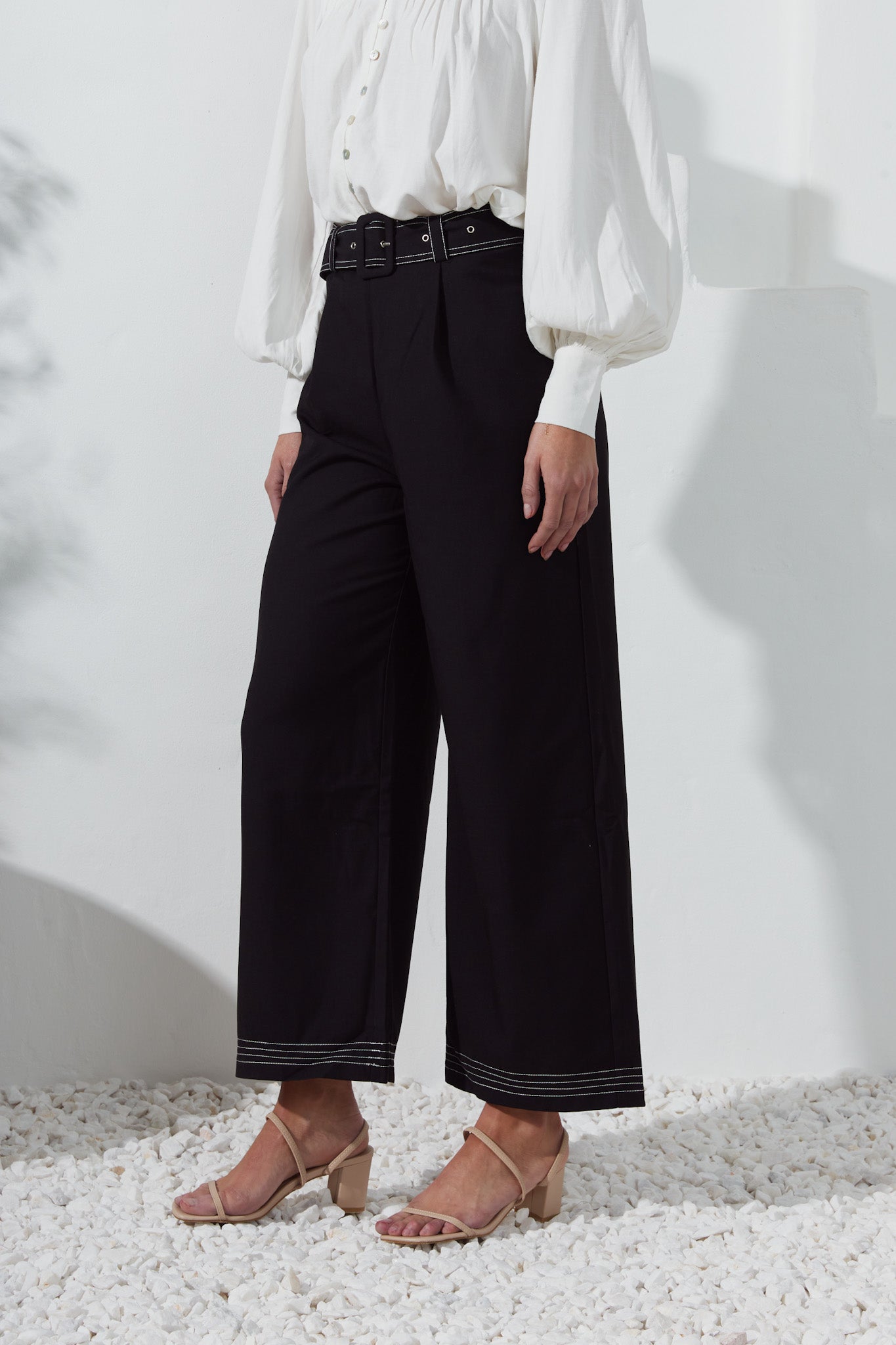 Heychic Drea Belted Wide Leg Pants (Black)