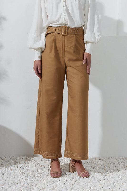 Image of a model wearing Pants. Productname: Heychic Drea Belted Wide Leg Pants in Mocha colour by brand - Heychic