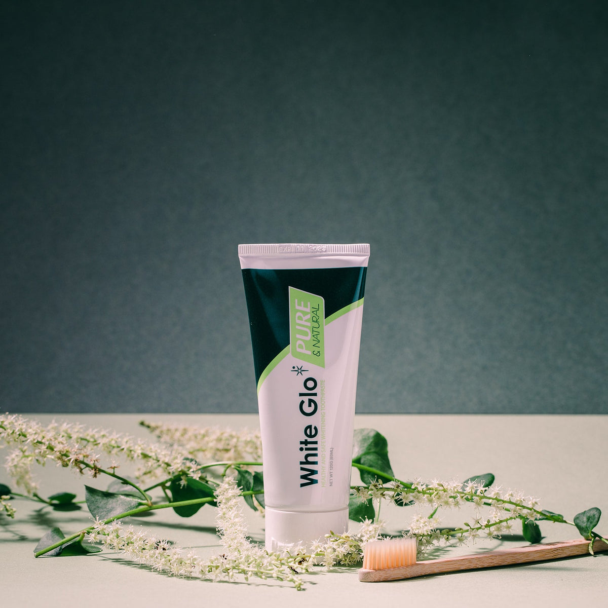 White Glo Pure & Natural Whitening Toothpaste With Bamboo Toothbrush