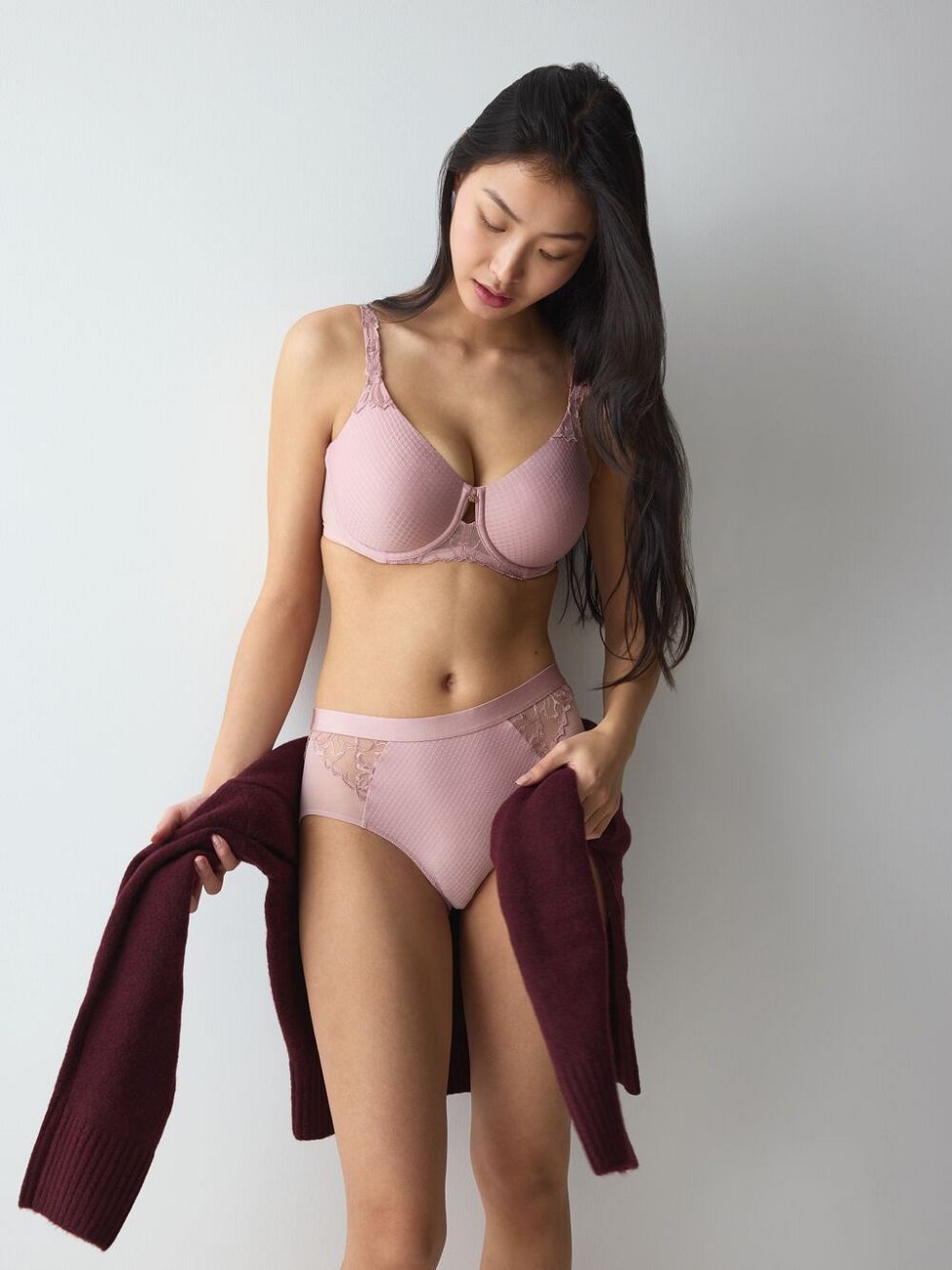 Image of Bras. Productname: Triumph Wild Azalea Florale Minimiser Bra in Sophia colour by brand - Triumph