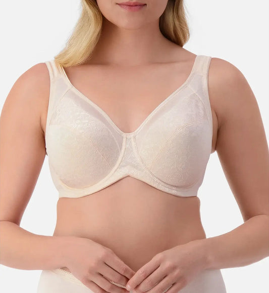 Image of Bras. Productname: Triumph Endless Comfort Wired in Fresh Powder colour by brand - Triumph