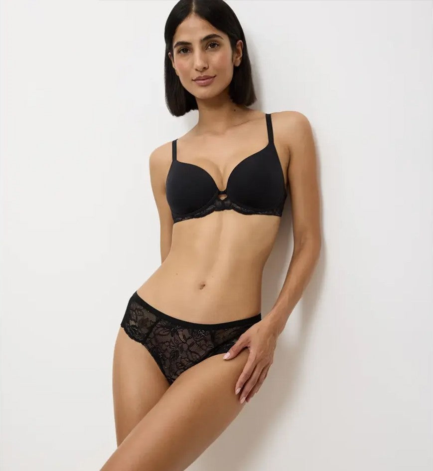 Image of Bras. Productname: Triumph Amourette Charm T-Shirt Bra in Black colour by brand - Triumph