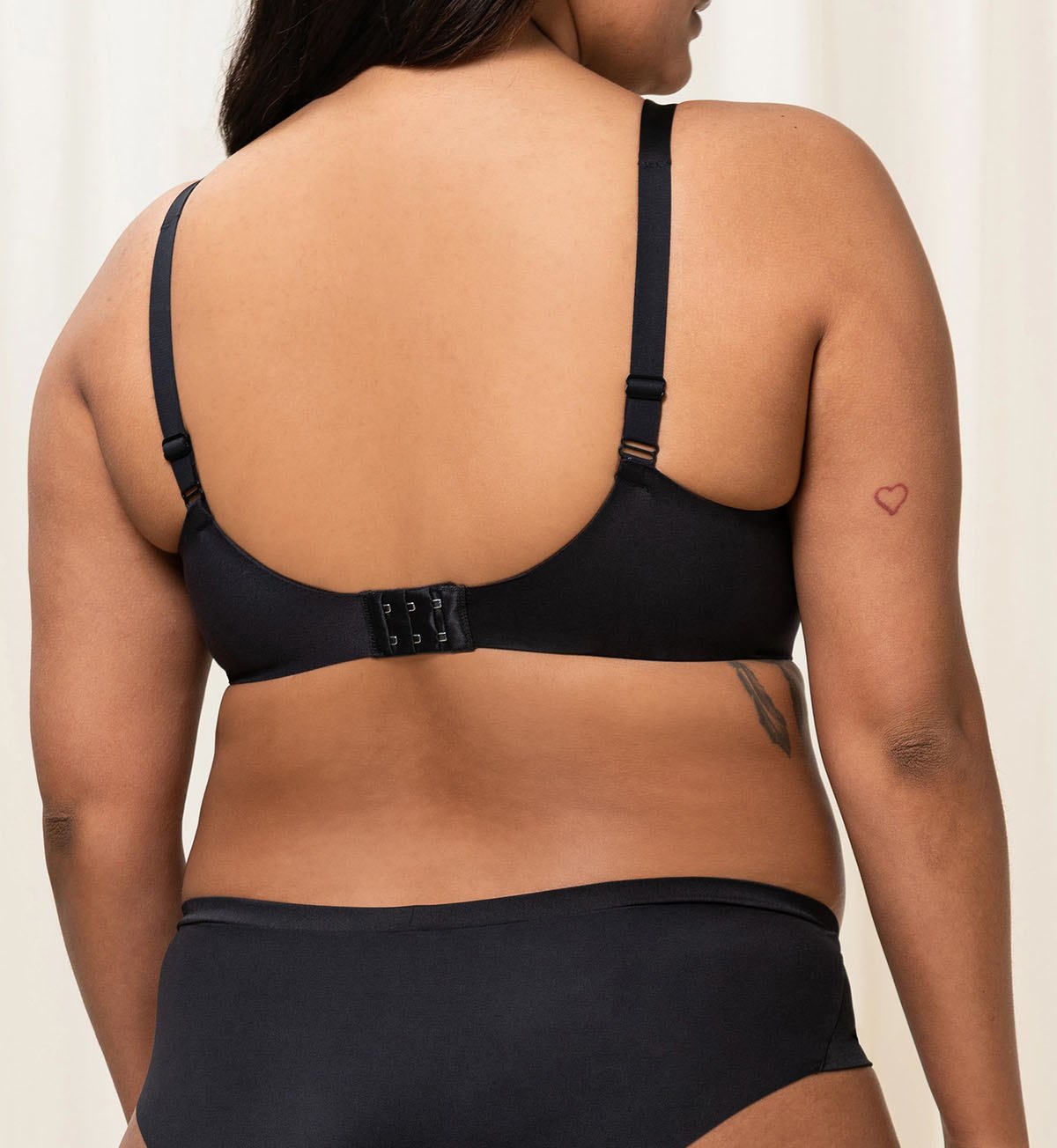 Triumph Body Make-Up Soft Touch (Black)