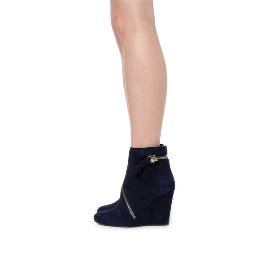Image of Boots. Productname: ALEXANDER MCQUEEN Low Boots in 4002 colour by brand - ALEXANDER MCQUEEN