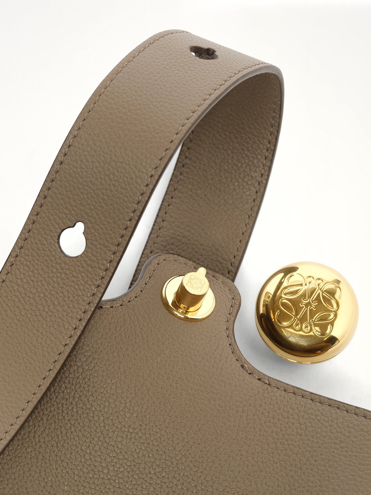 LOEWE Pebble Bucket Mini (Taupe)