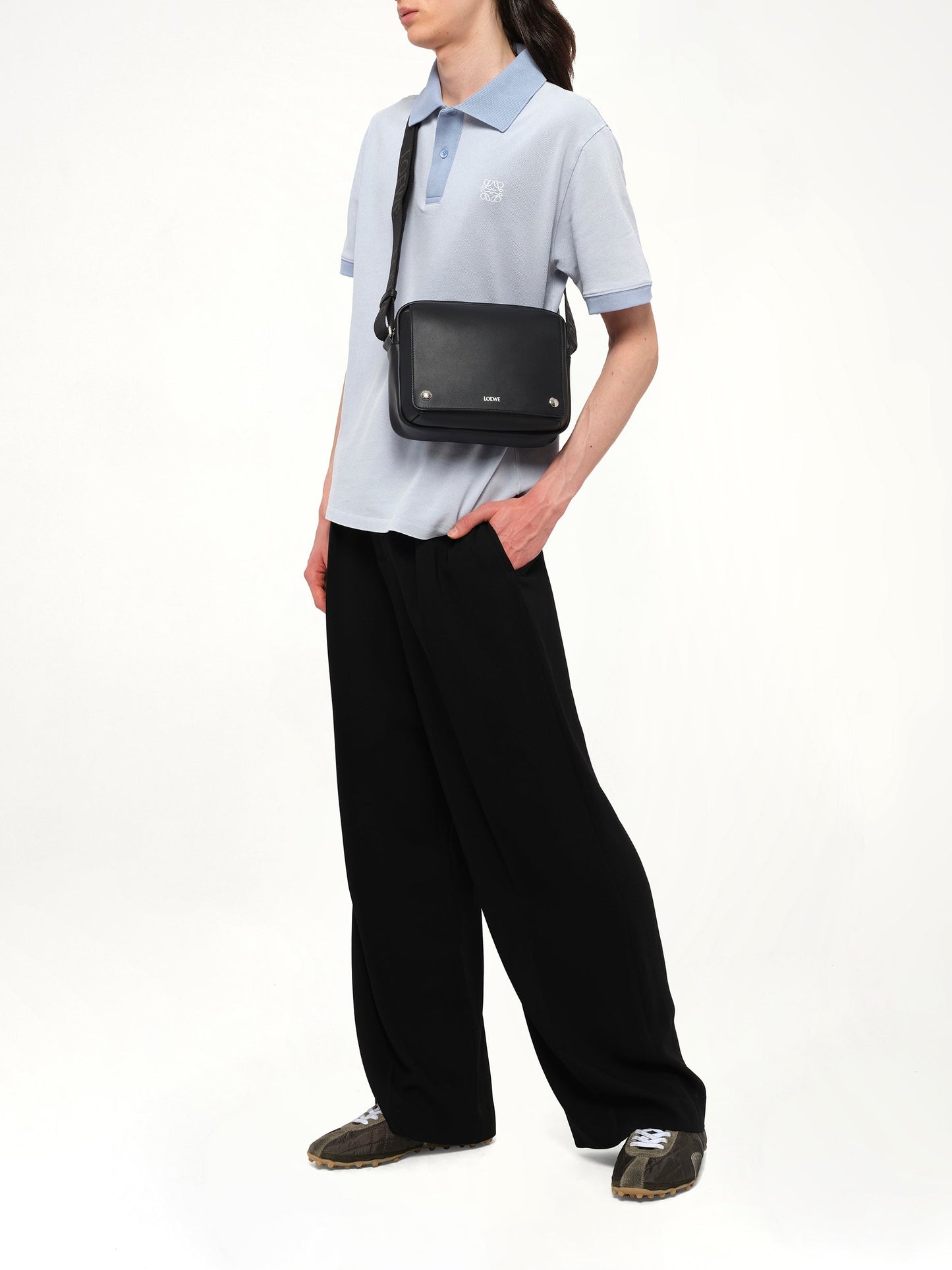 LOEWE Pebble Messenger Medium (Black)