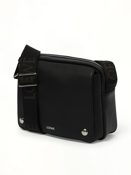 LOEWE Pebble Messenger Medium (Black)
