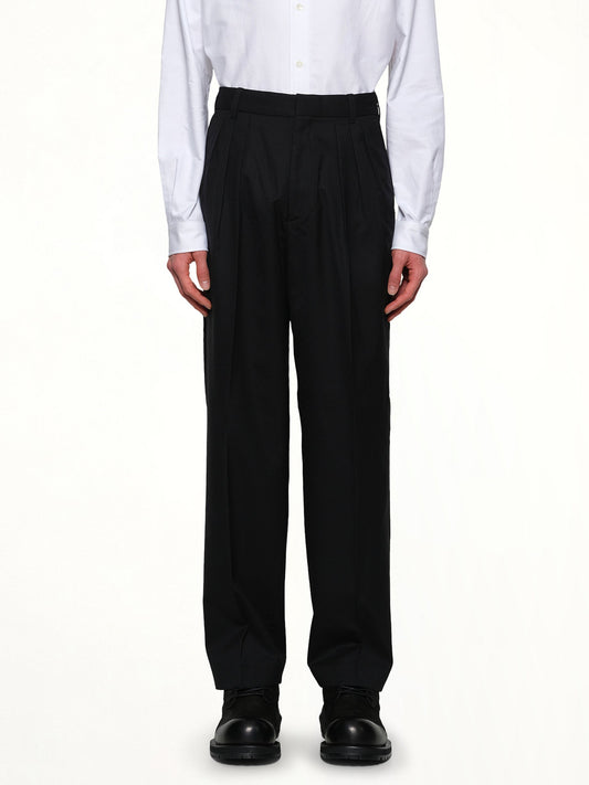 Image of a model wearing Pants. Productname: Kenzo Weave Pleated Tailored Pant in Black colour by brand - KENZO