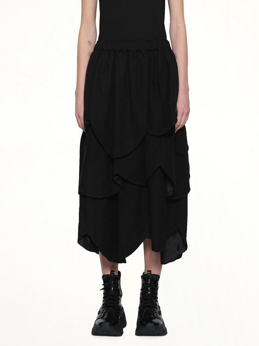 Image of a model wearing Skirts. Productname: NOIR KEI NINOMIYA Gathered Skirt in Black colour by brand - NOIR KEI NINOMIYA