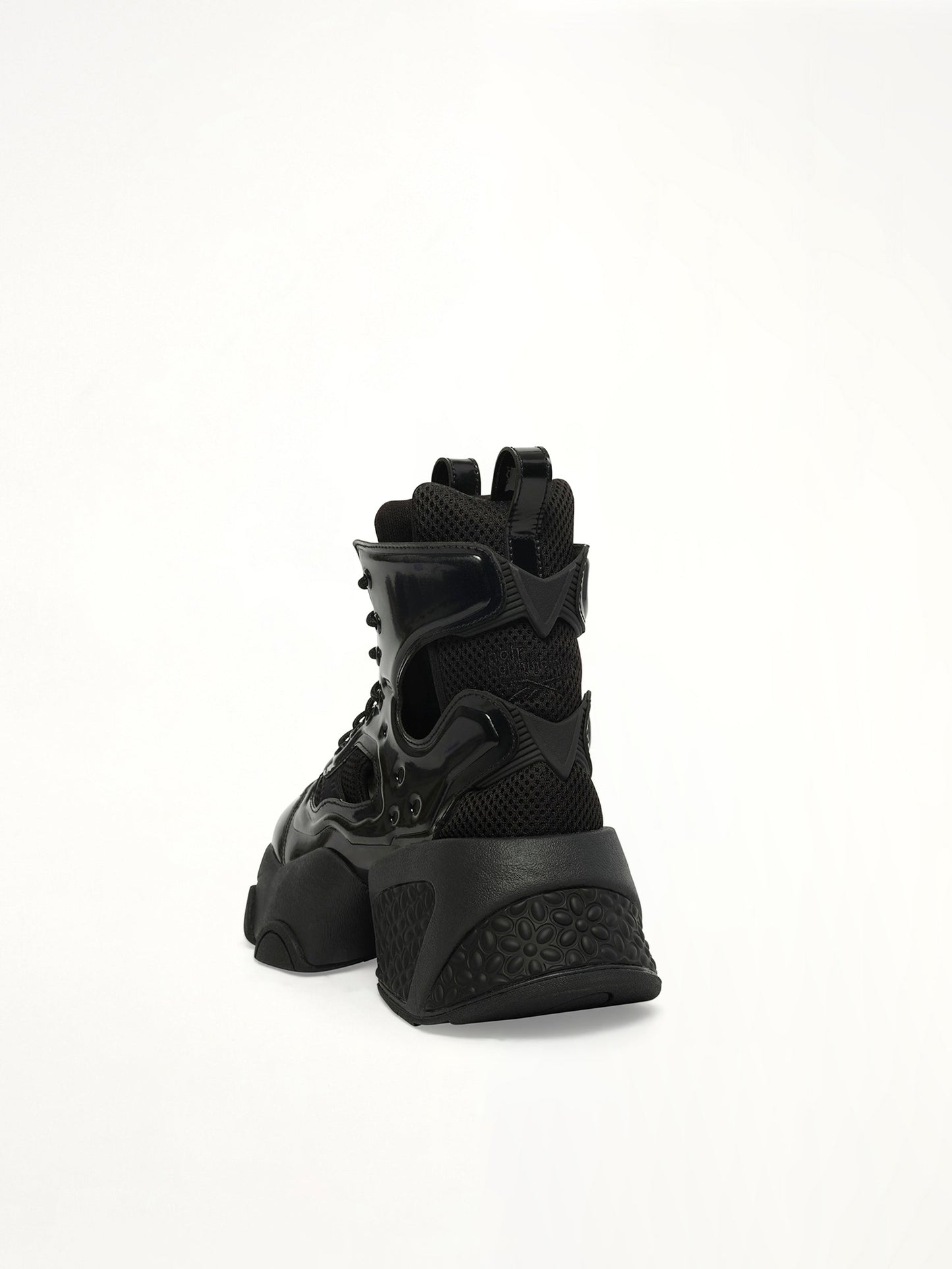 Noir Kei Ninomiya X Reebok High Sneaker (Black)