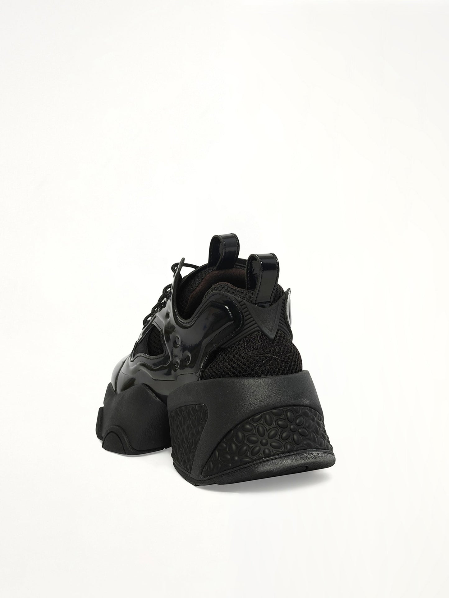 Noir Kei Ninomiya X Reebok Low Sneaker (Black)