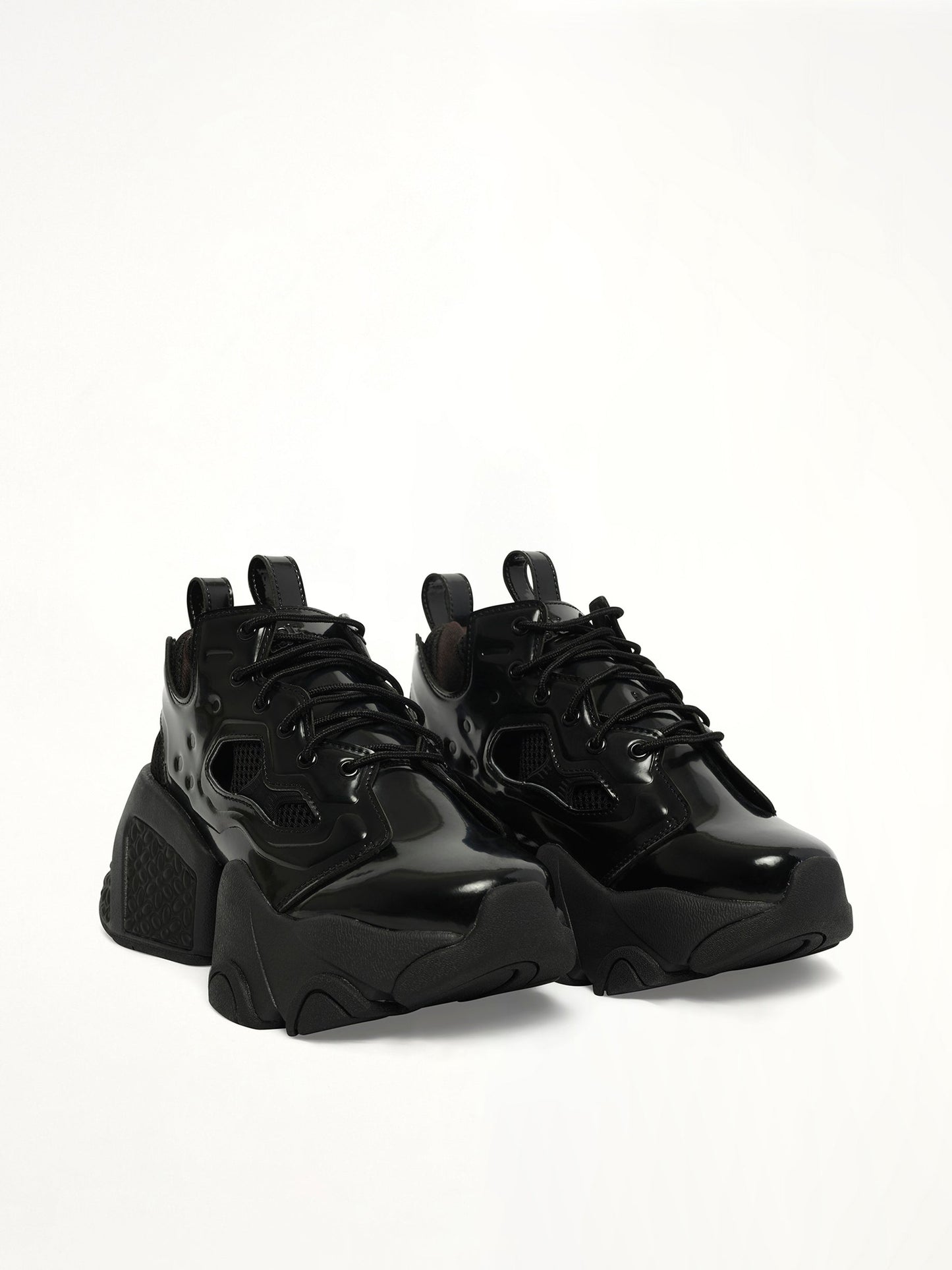Noir Kei Ninomiya X Reebok Low Sneaker (Black)