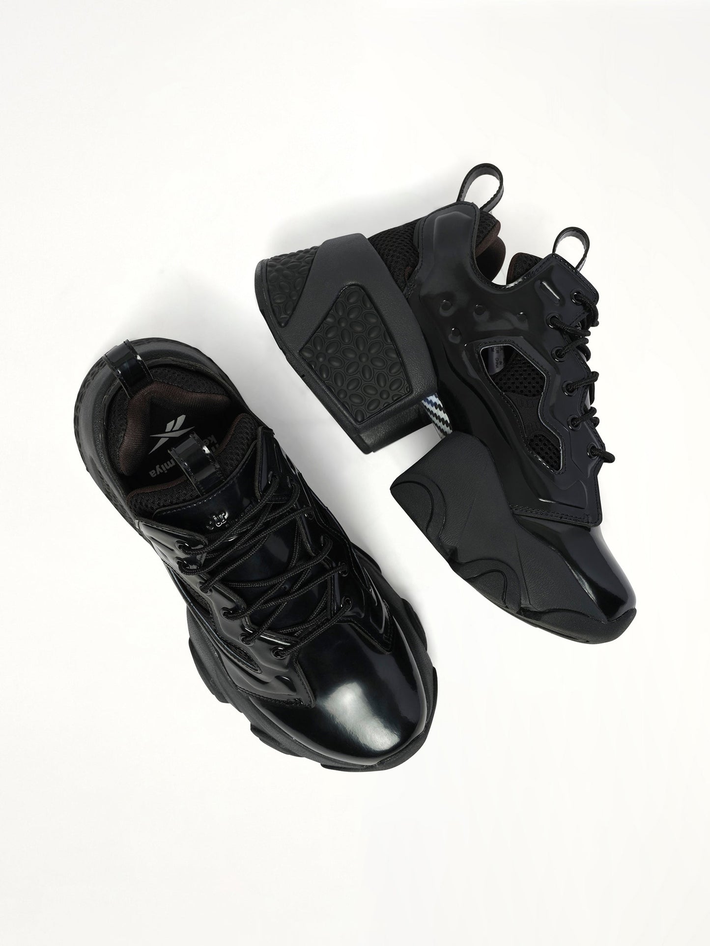 Noir Kei Ninomiya X Reebok Low Sneaker (Black)