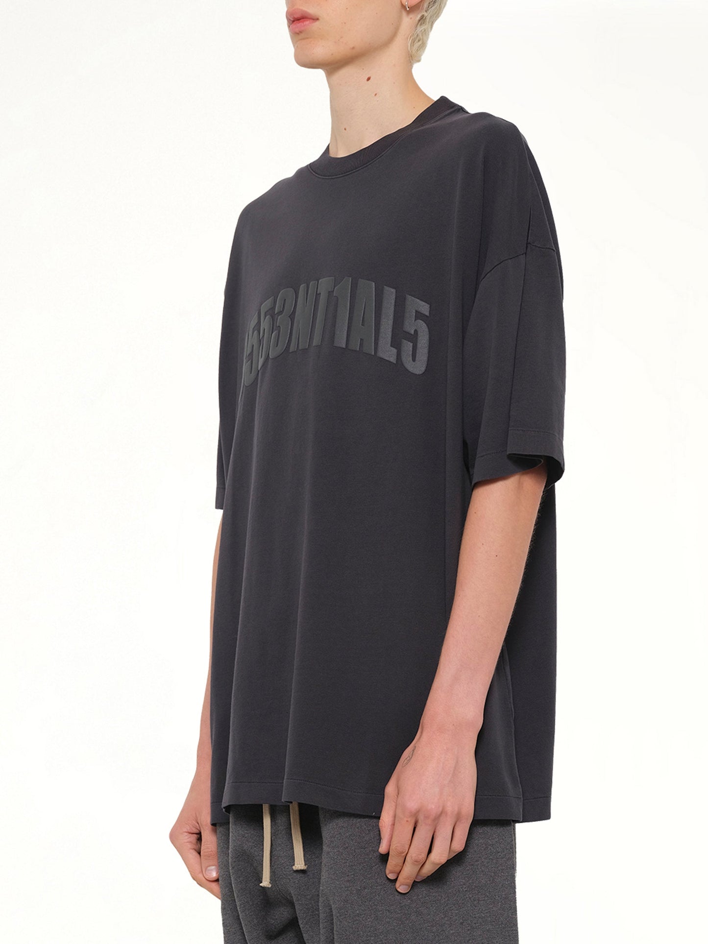 FEAR OF GOD ESSENTIALS 3553NTIAL5 T-Shirt (Black)