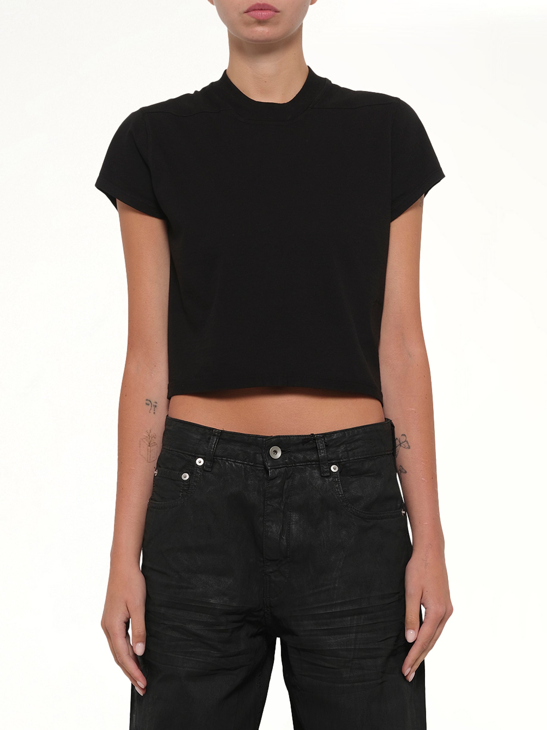 Image of a model wearing Tops. Product name - Cropped Small Level T in Black colour by brand - RICK OWENS DRKSHDW