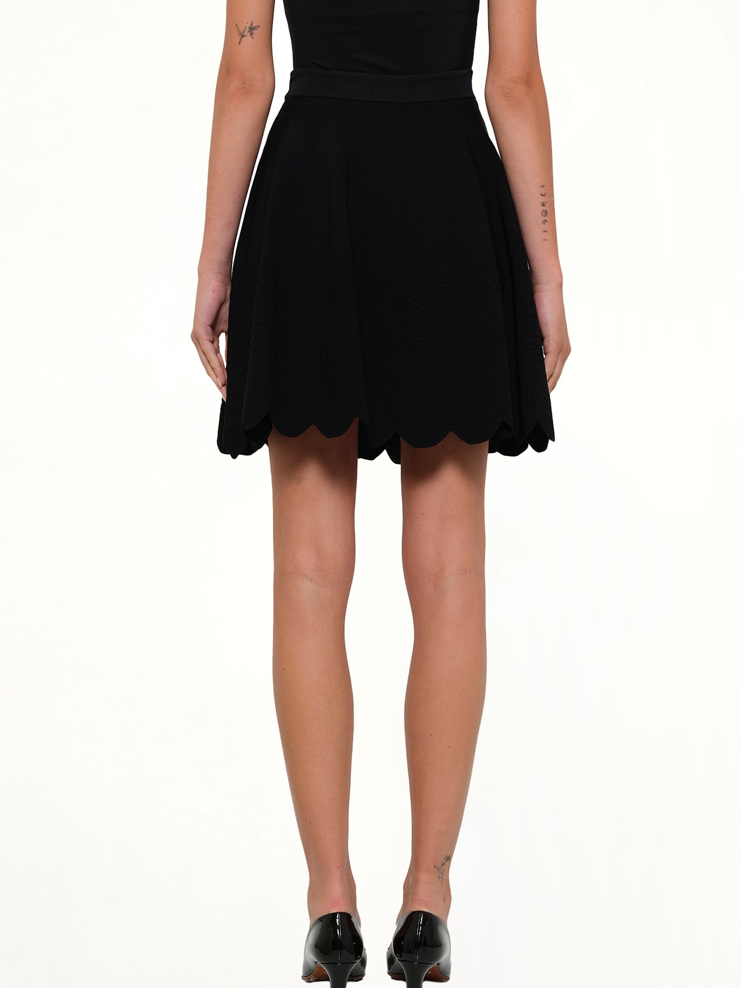 ALEXANDER MCQUEEN Embroidered Rose Mini Skirt (Black)