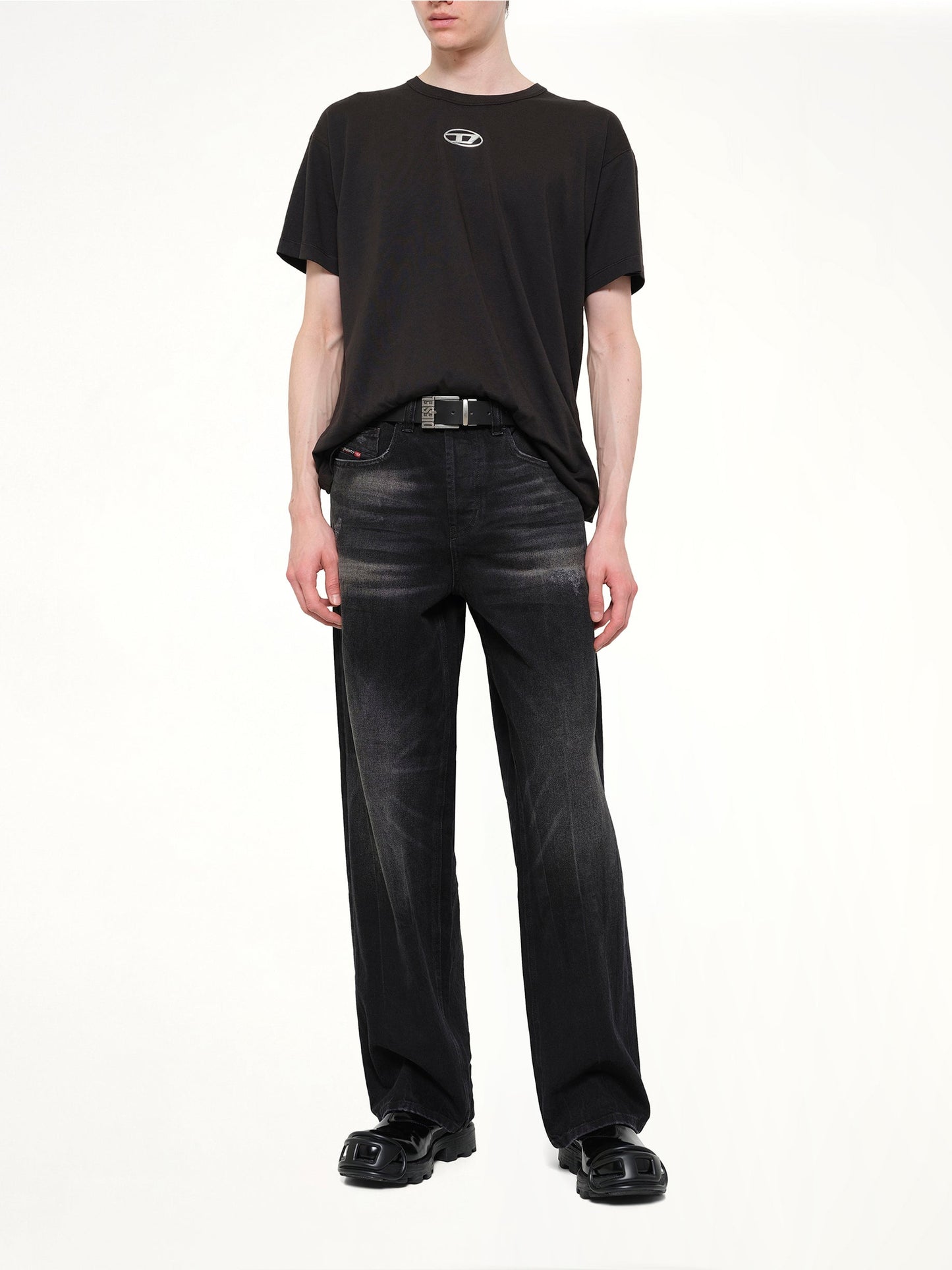 DIESEL 2001 D-MACRO Relaxed Jeans (Black)