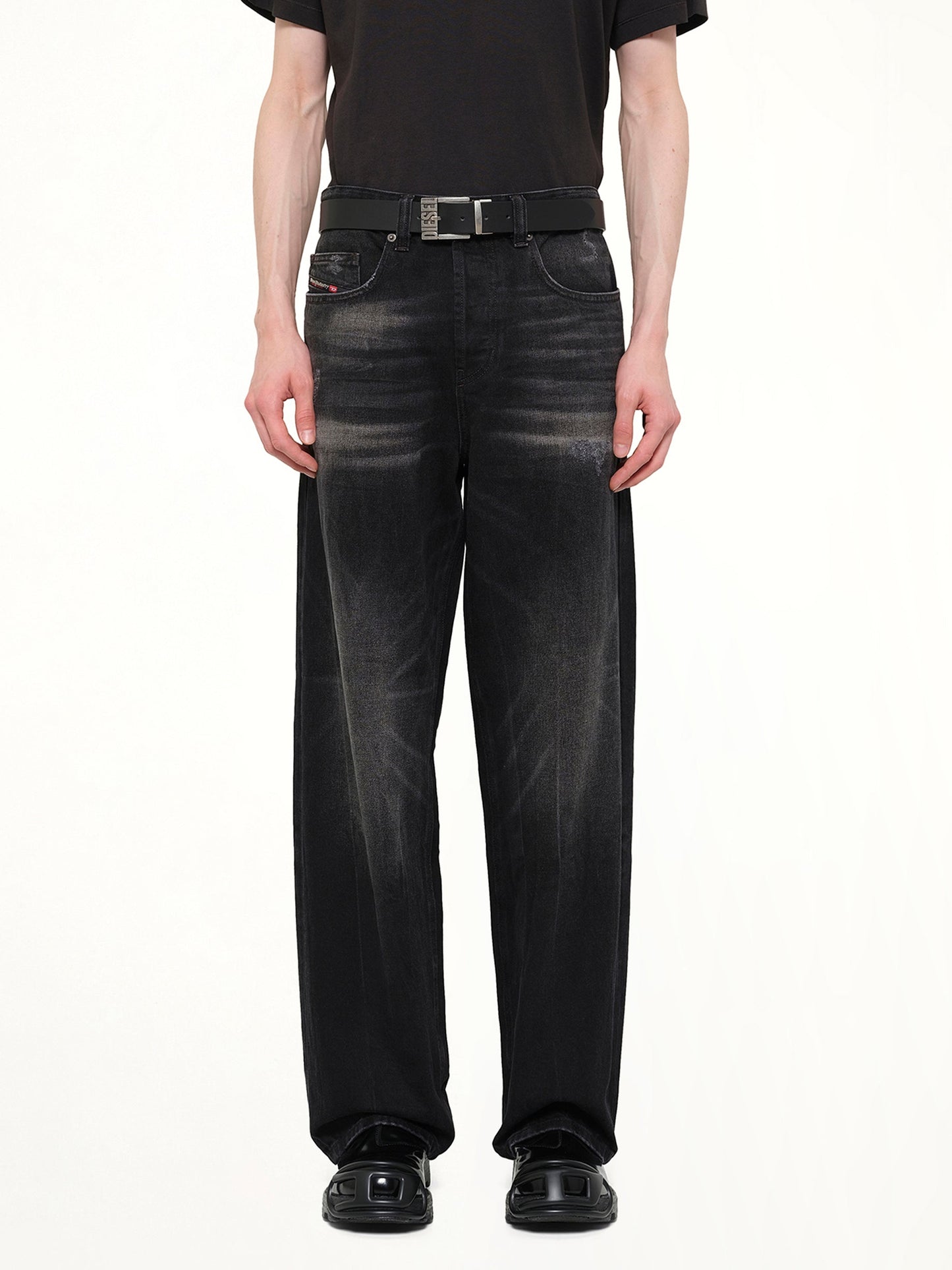 Image of Jeans. Product name - 2001 D-MACRO Relaxed Jeans in Black colour by brand - DIESEL