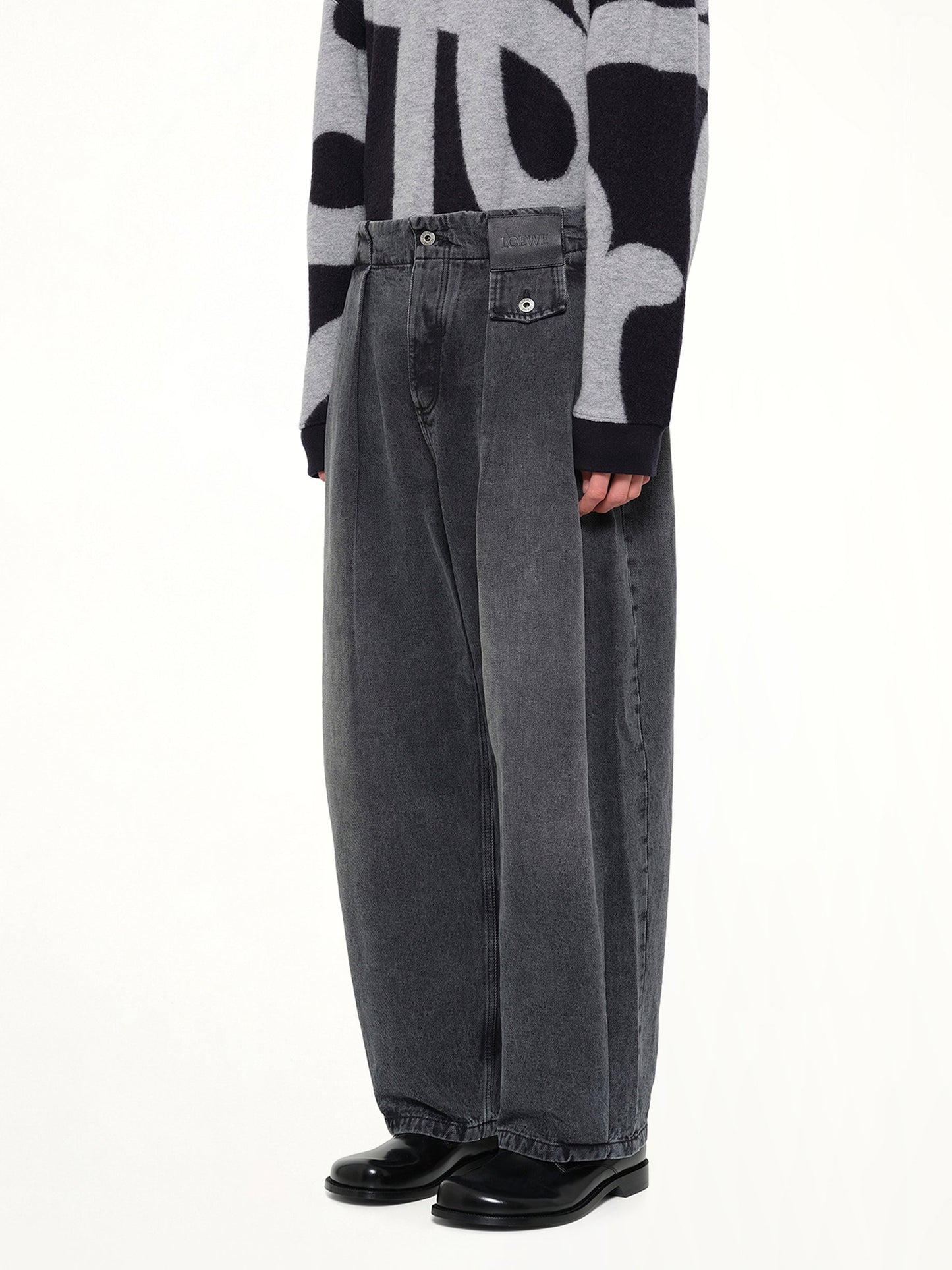 LOEWE Belted Jeans AF (Black)