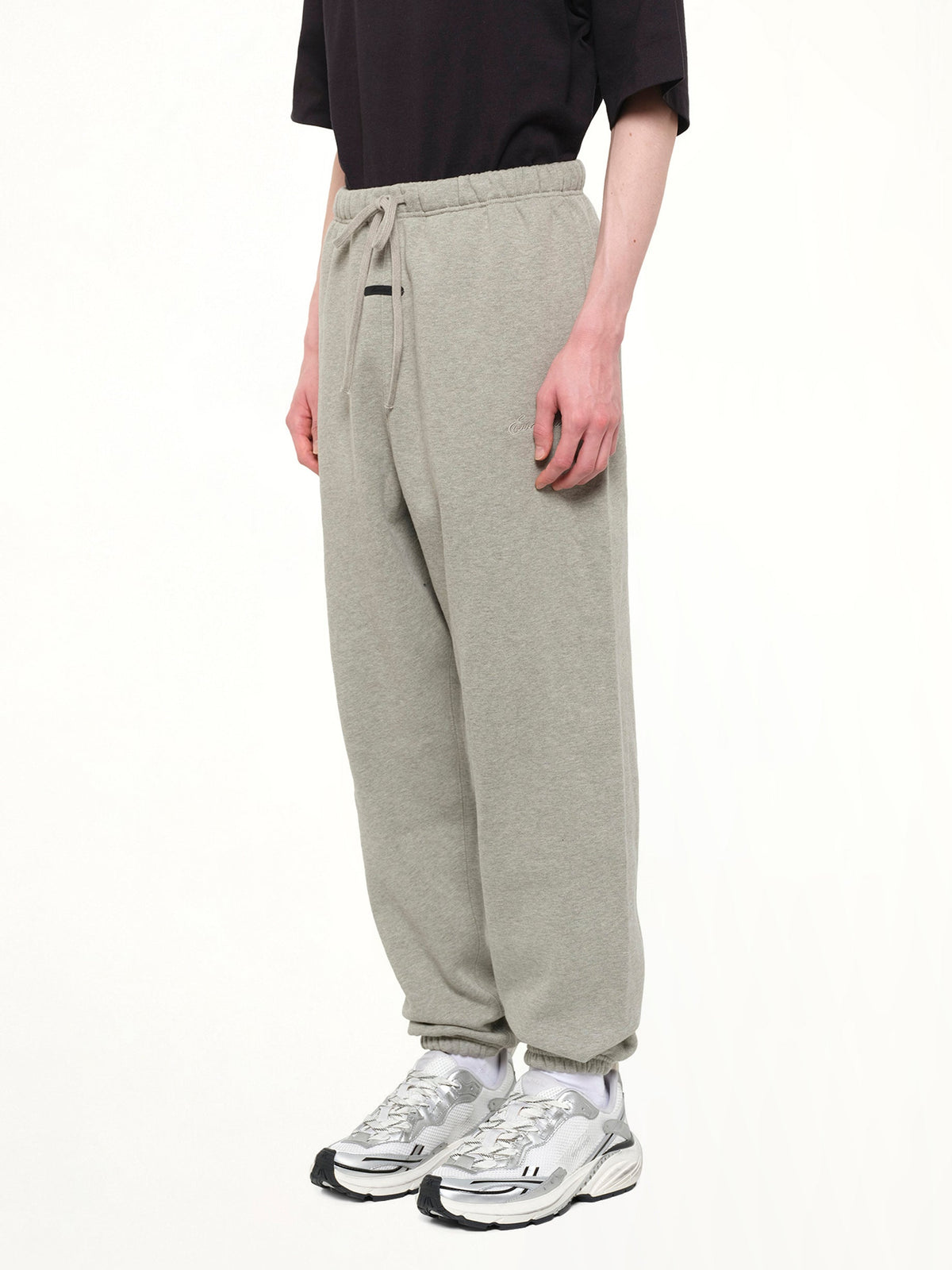FEAR OF GOD ESSENTIALS Signature Classic Sweatpant (Grey)