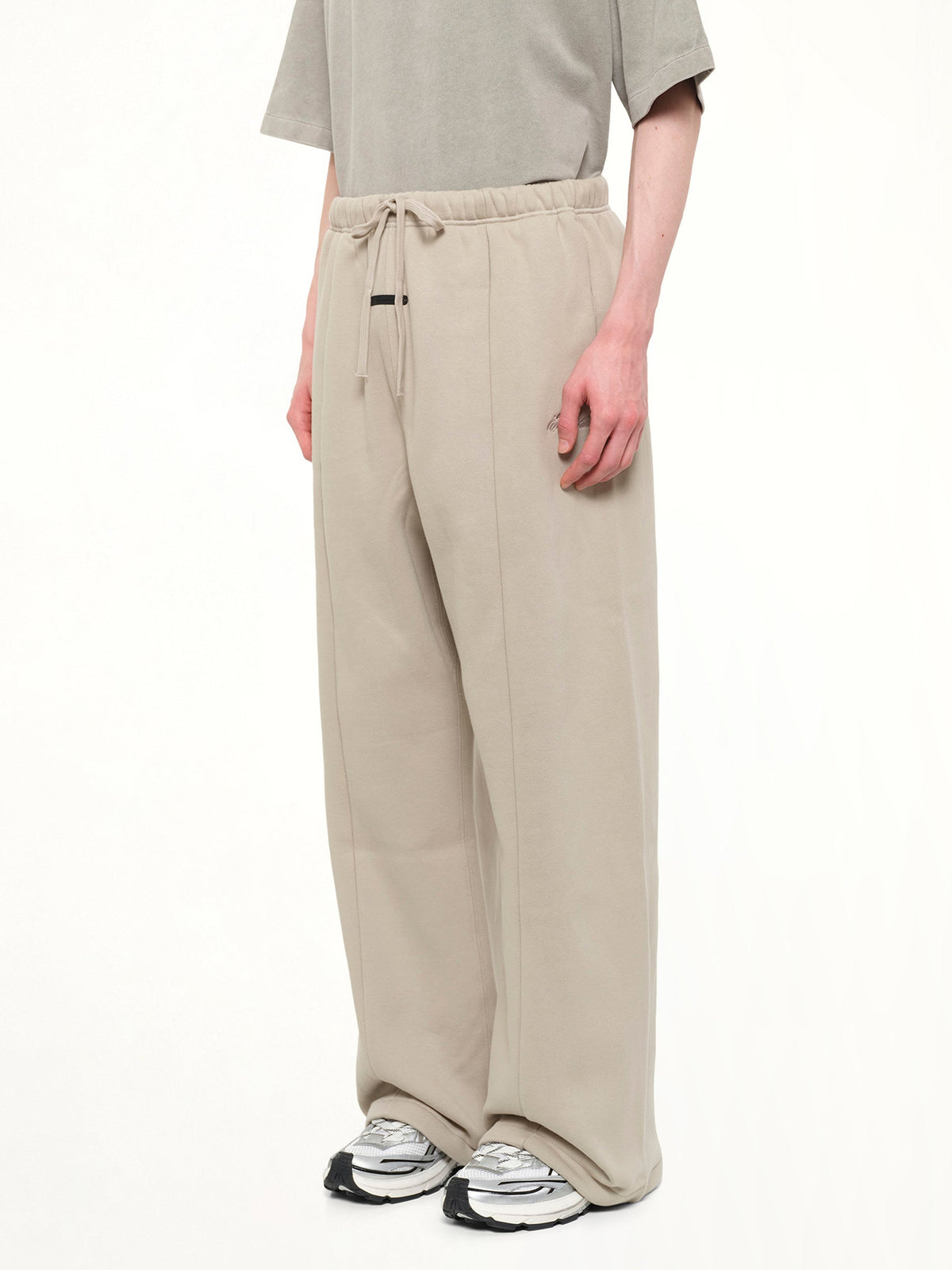 FEAR OF GOD ESSENTIALS Signature Lounge Sweatpant (Grey)