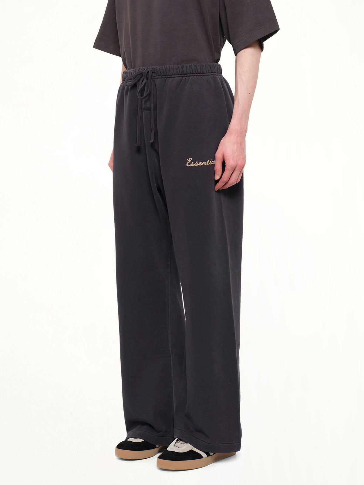 FEAR OF GOD ESSENTIALS Training Classic Fit Flare Sweatpant (Black)