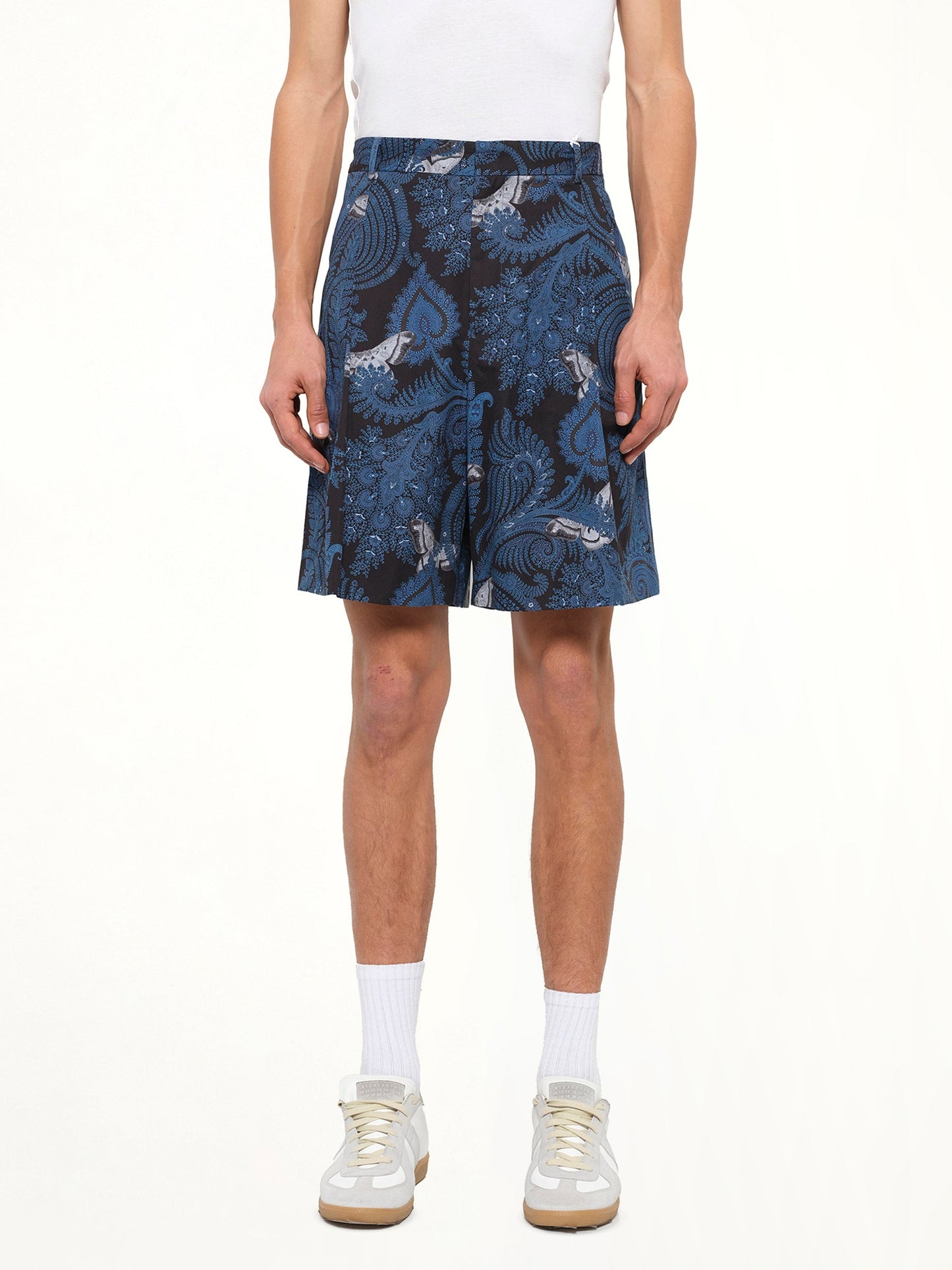 Image of a model wearing Shorts. Product name - Bermuda in 415 colour by brand - GIVENCHY