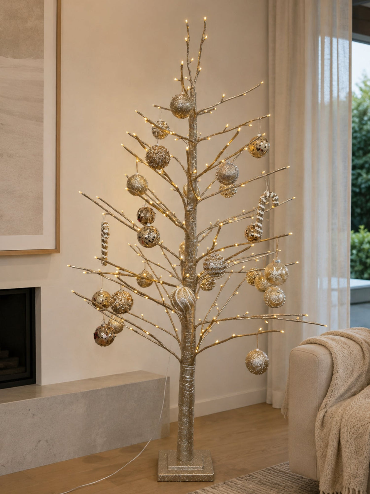 Threadz 160cm Pre-Lit Decorative Christmas Tree (Gold)