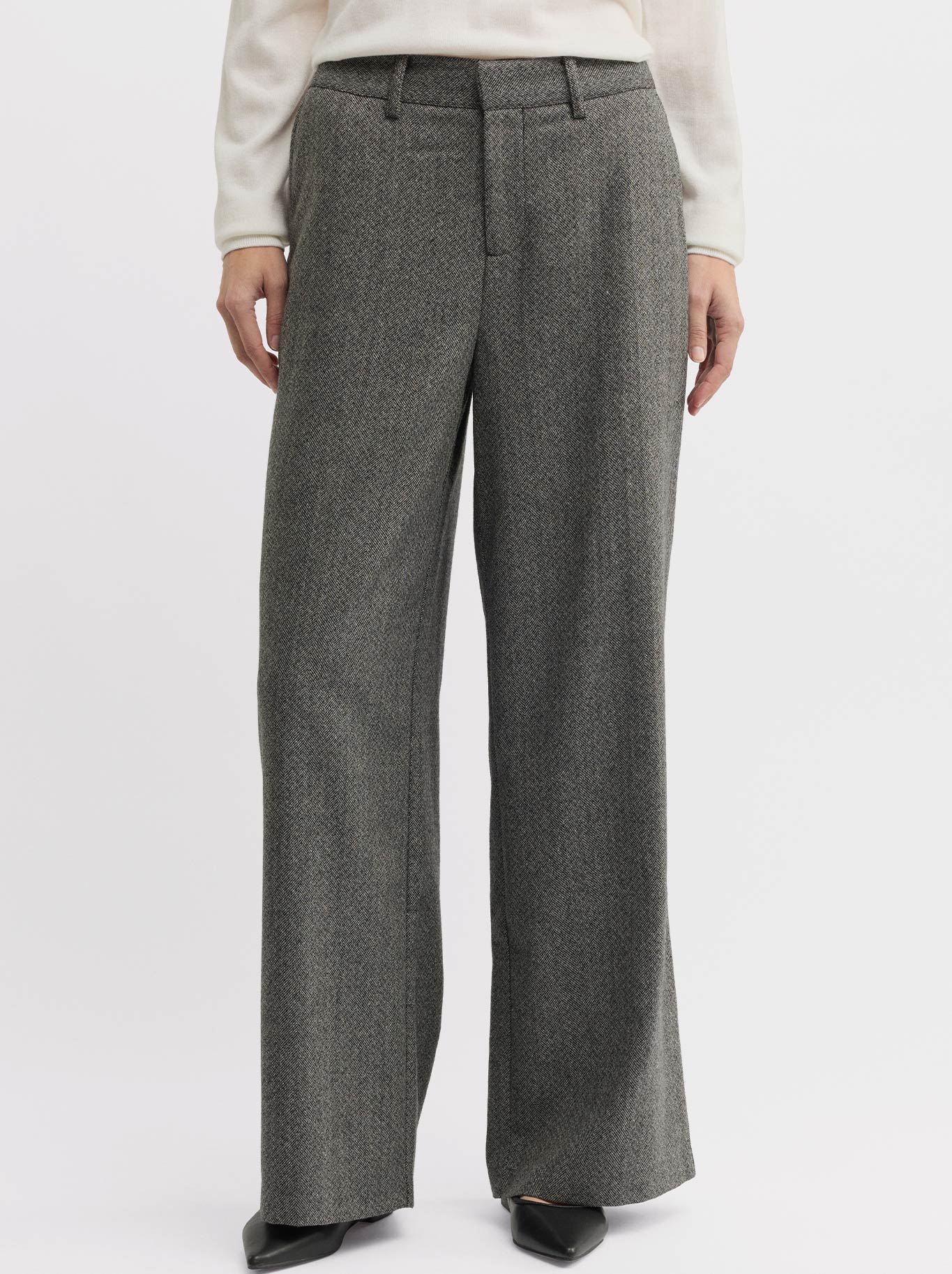Image of a model wearing Pants. Productname: Yarra Trail Severity Pant in Charcoal colour by brand - Yarra Trail