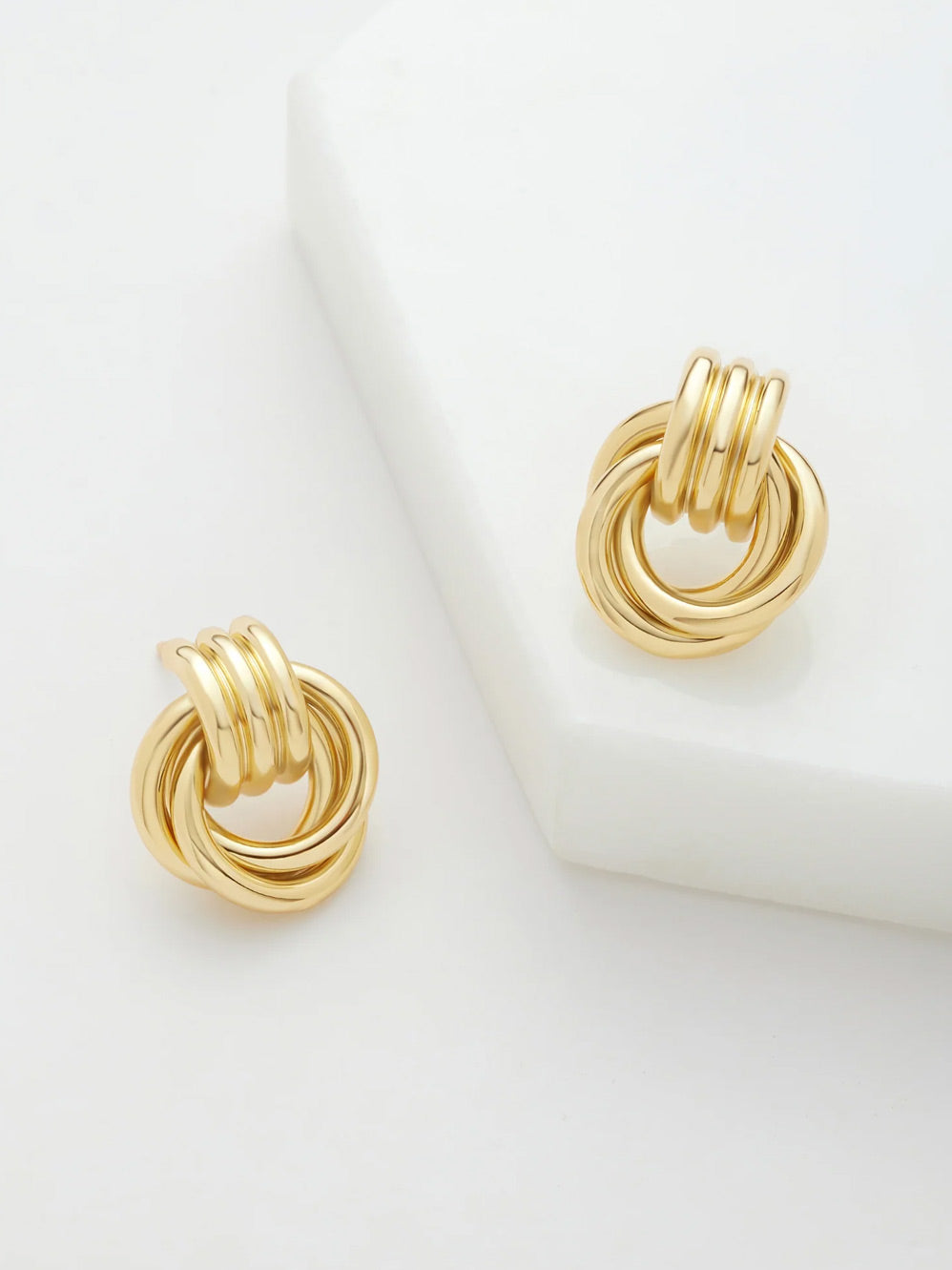 Image of Earrings. Productname: ZAFINO POPPY EARRING in Gold colour by brand - Zafino
