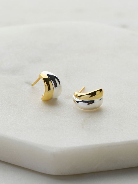 Image of Accessories. Productname: ZAFINO MIA HUGGIE in Gold colour by brand - Zafino