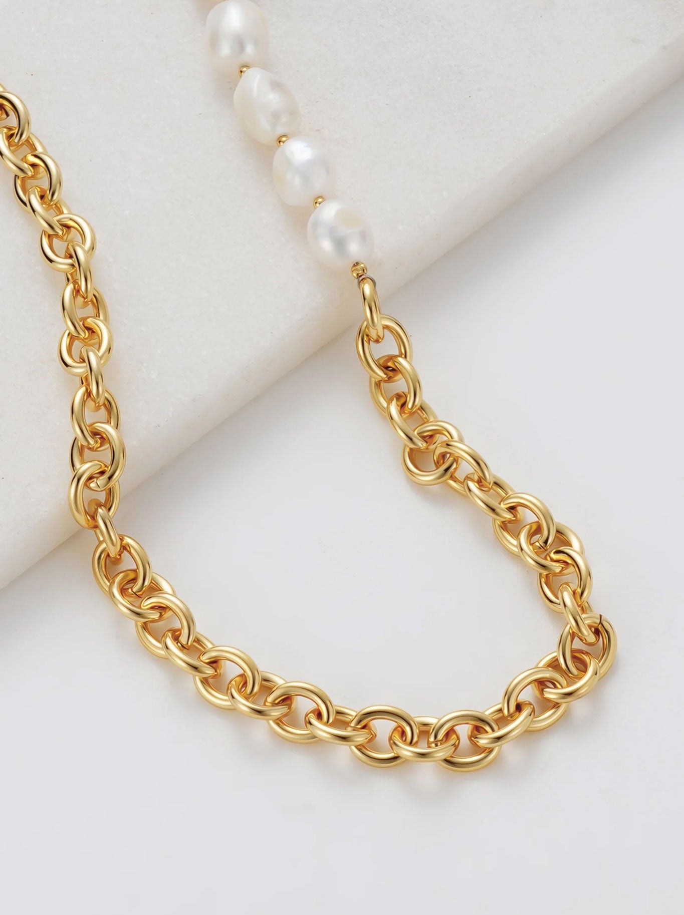 Image of Necklaces. Productname: ZAFINO ELIZA NECKLACE in Gold colour by brand - Zafino