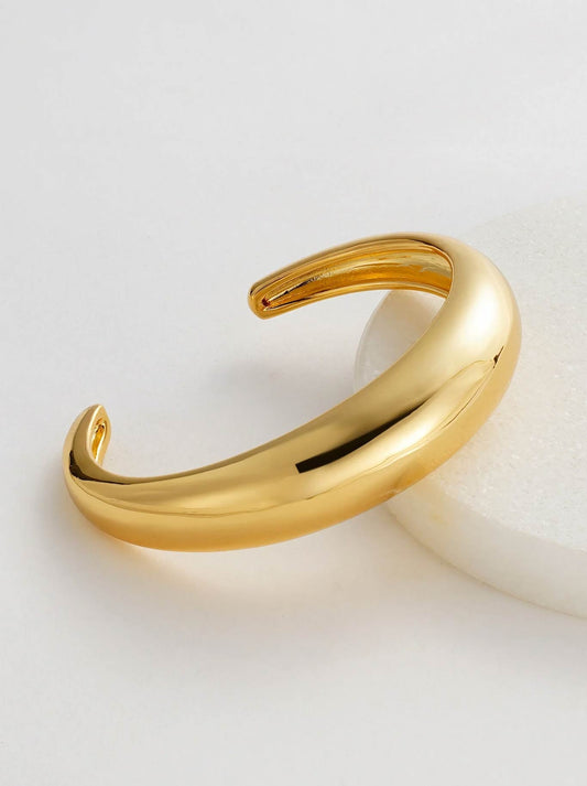 Image of Accessories. Productname: ZAFINO MEIKA BRACELET in Gold colour by brand - Zafino