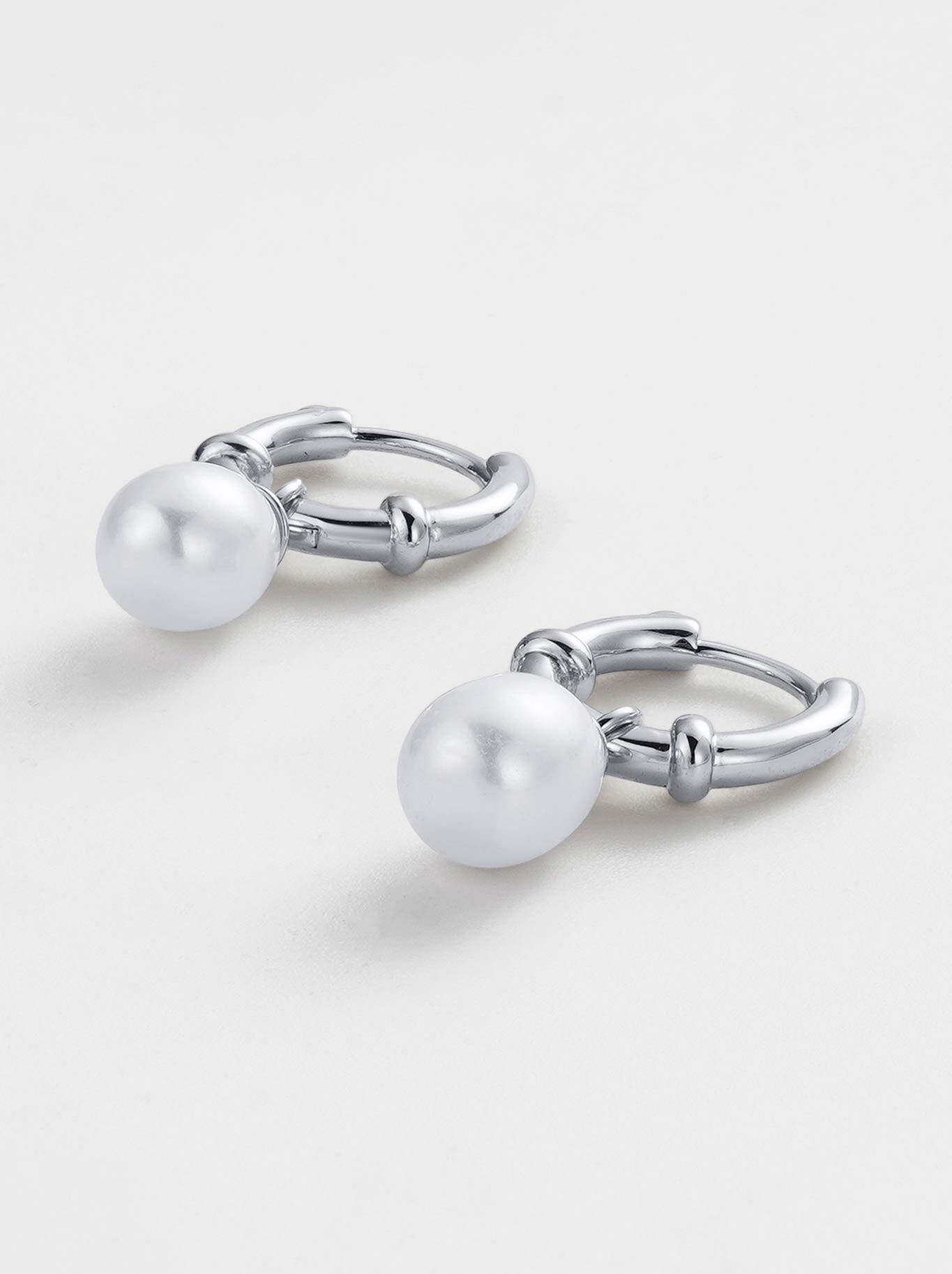 ZAFINO TESSA PEARL HOOP (Silver)
