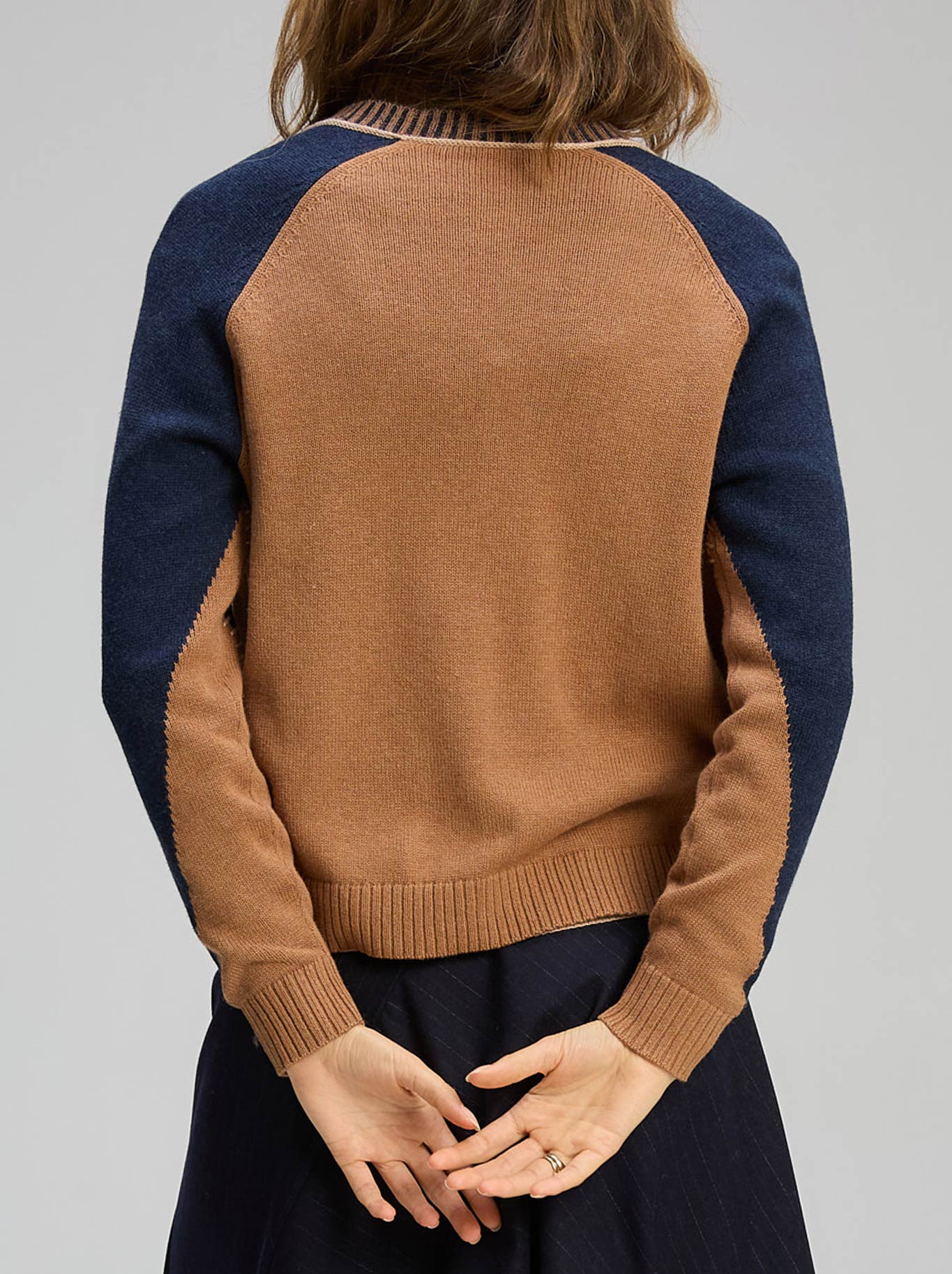 Zaket & Plover Dual Stitch Cardi (Cinnamon)
