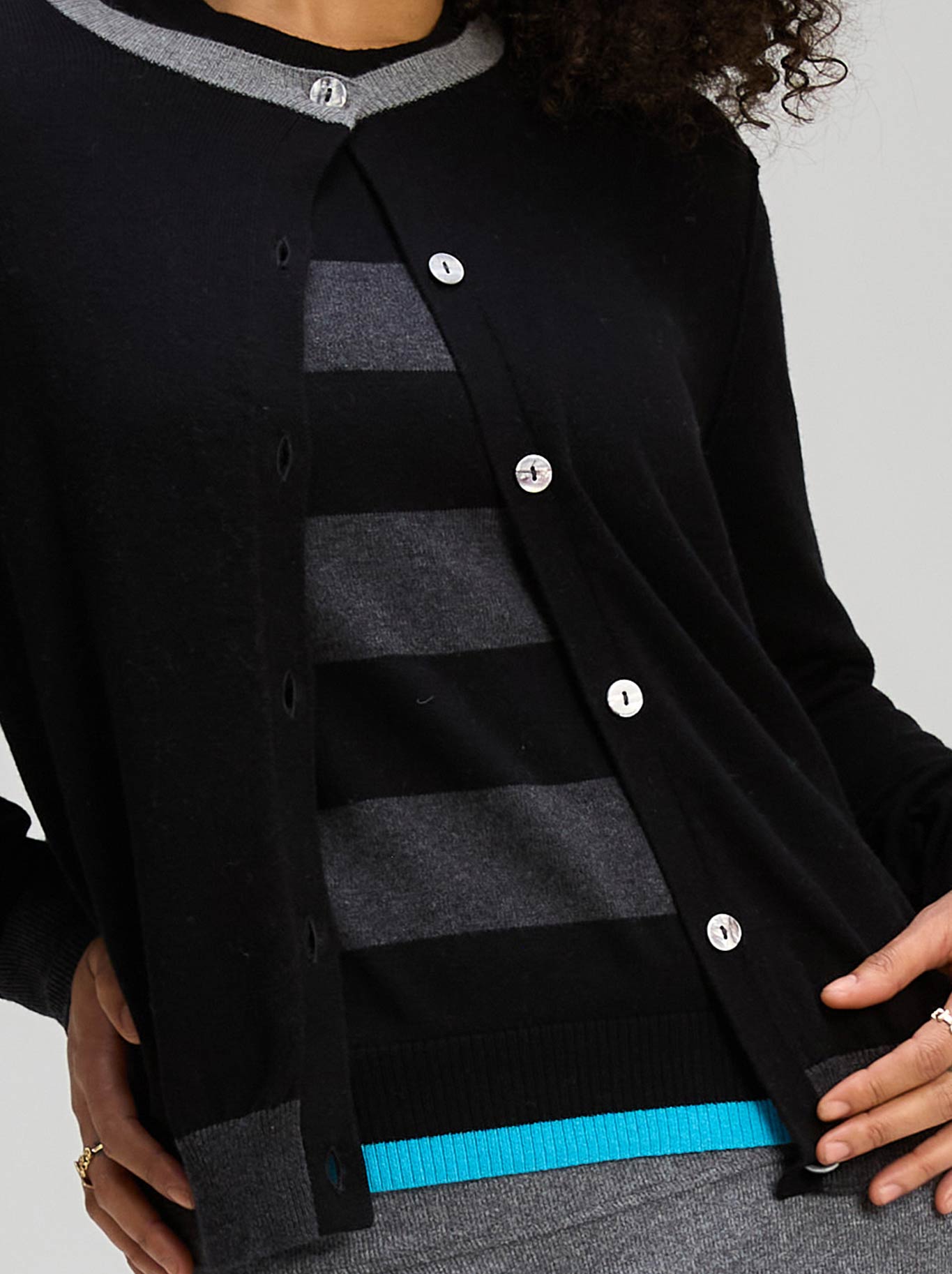 Zaket & Plover Essential Crew Cardi (Black)
