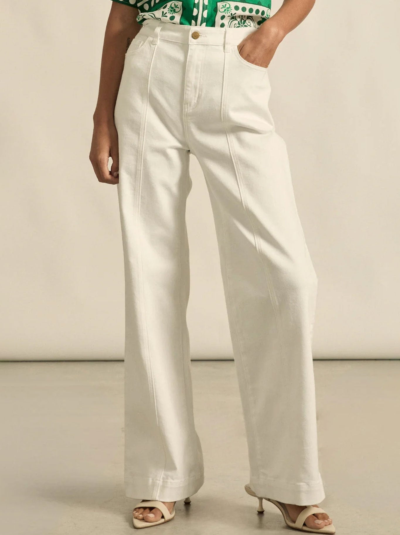 Image of Jeans. Productname: ZOE KRATZMANN VALIANT JEAN in Porcelain colour by brand - Zoe Kratzmann