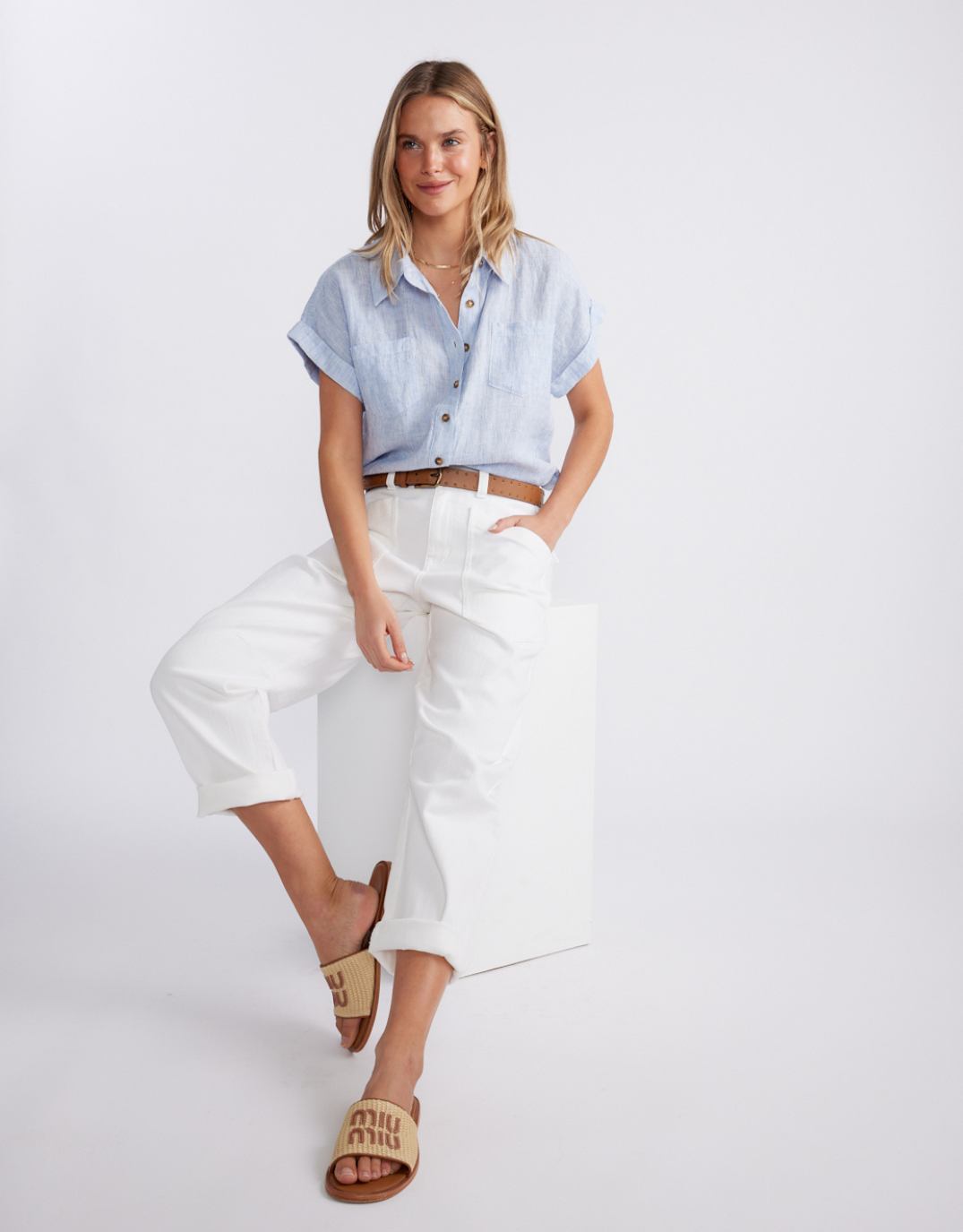 White & Co. Saskia Stretch Cargo Barrel Jean (White)