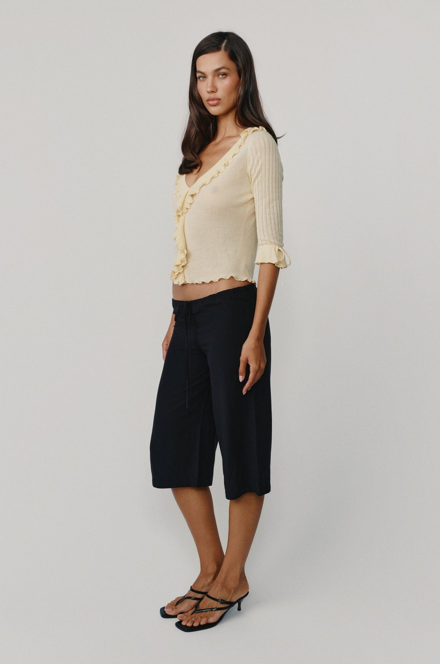 Arden Capri Pant (Black)