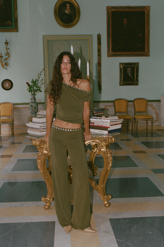 Image of a model wearing Pants. Product name - Benny Pants in Khaki colour by brand - With Jéan
